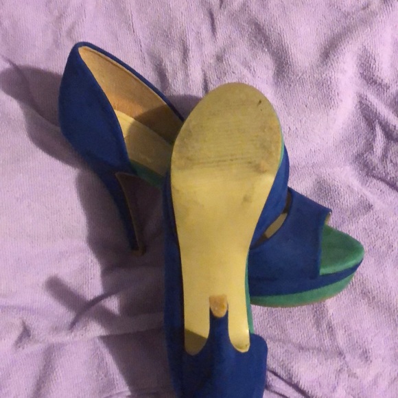 Shoes - Picture 4 of 6